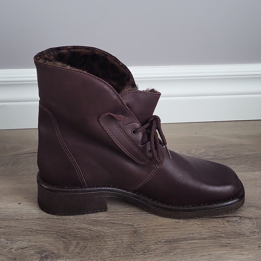 La Canadienne Brown Ankle Boot - Picture 10 of 16